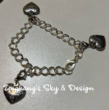 Load image into Gallery viewer, BRACELETS: Charm bracelet w/clip-on heart charms
